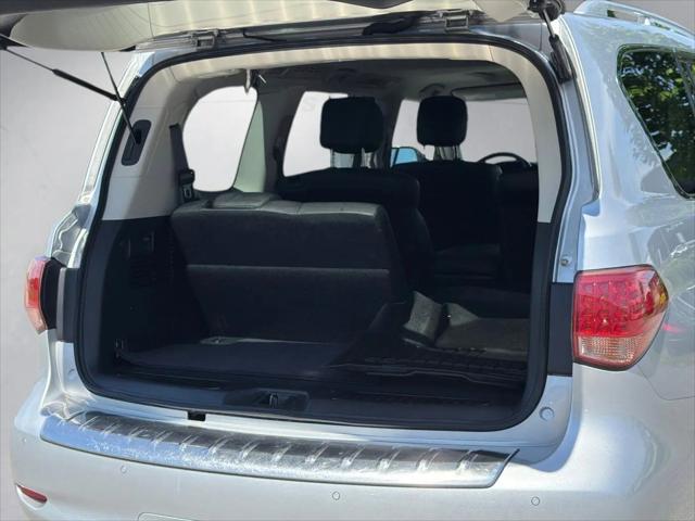 2017 INFINITI QX80 Standard