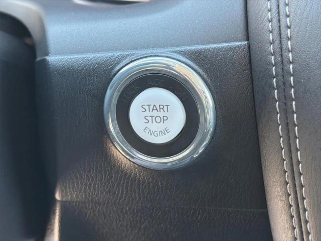 2017 INFINITI QX80 Standard