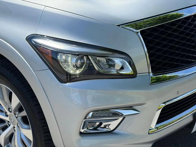 2017 INFINITI QX80 Standard
