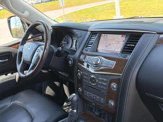 2017 INFINITI QX80 Standard