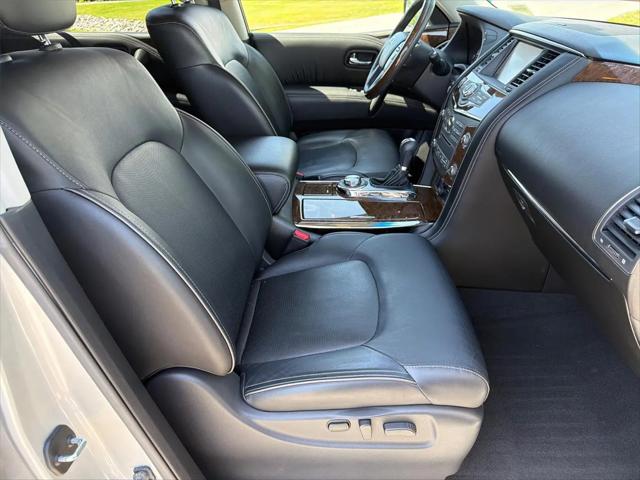 2017 INFINITI QX80 Standard