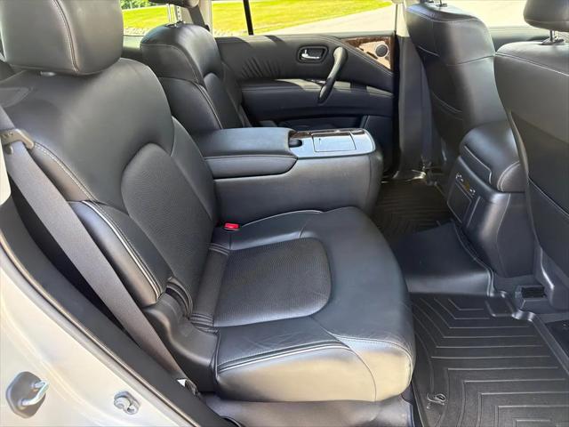 2017 INFINITI QX80 Standard