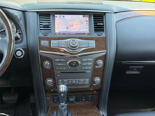 2017 INFINITI QX80 Standard