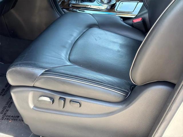 2017 INFINITI QX80 Standard