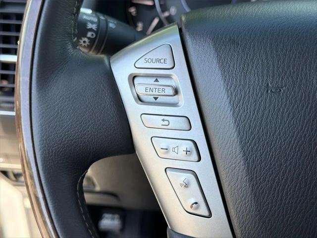2017 INFINITI QX80 Standard