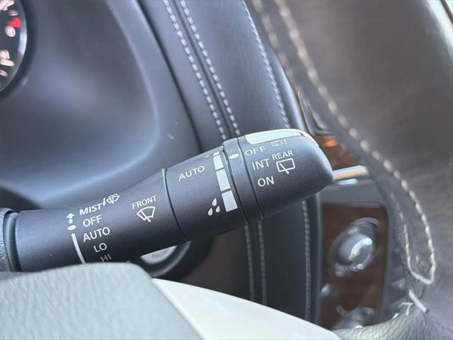 2017 INFINITI QX80 Standard
