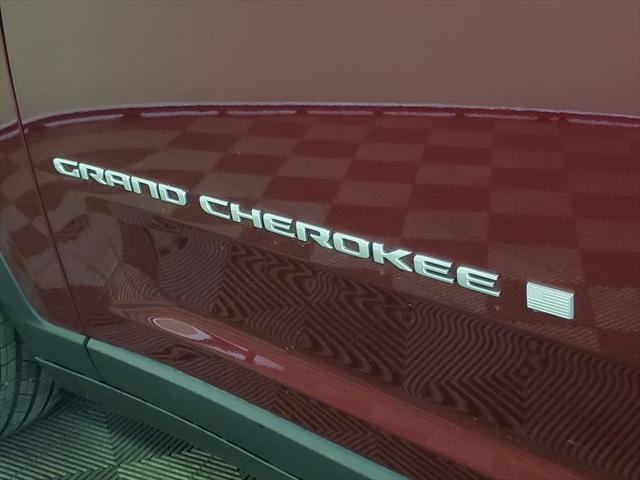 2025 Jeep Grand Cherokee L Laredo 4x4