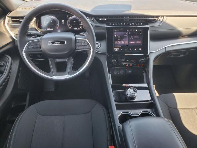 2025 Jeep Grand Cherokee L Laredo 4x4