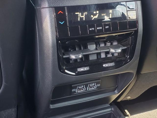 2025 Jeep Grand Cherokee L Laredo 4x4