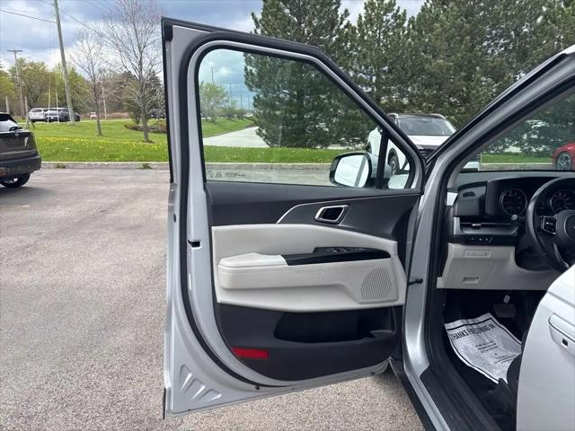 2023 Kia Carnival MPV LX Seat Package