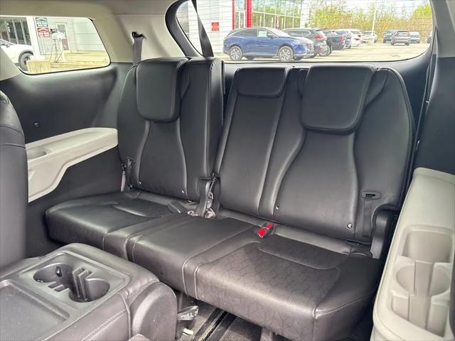 2023 Kia Carnival MPV LX Seat Package