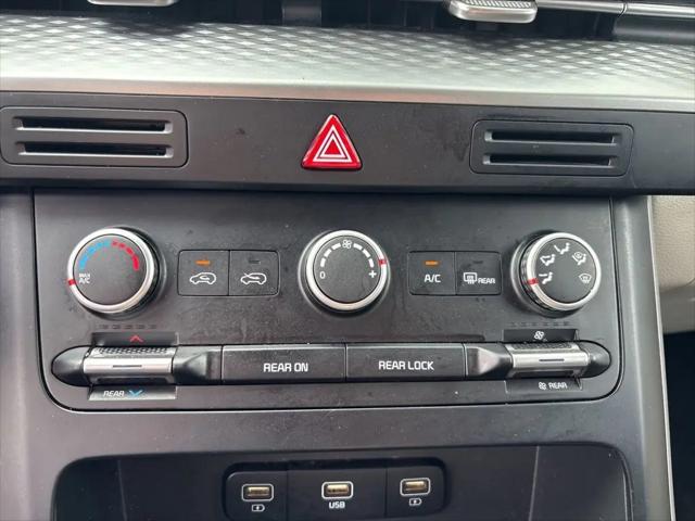 2023 Kia Carnival MPV LX Seat Package