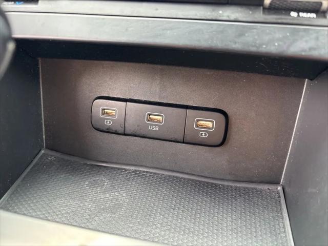 2023 Kia Carnival MPV LX Seat Package