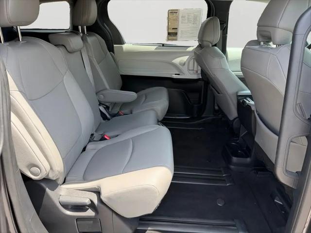 2025 Toyota Sienna XLE