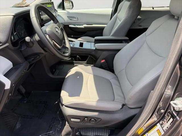2025 Toyota Sienna XLE