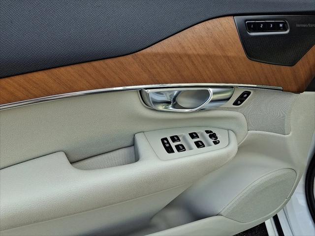 2022 Volvo XC90 Recharge T8 Inscription Expression Extended Range 6P