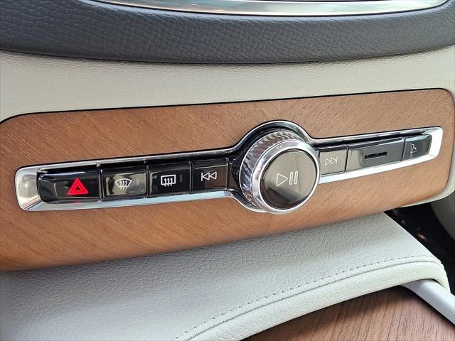 2022 Volvo XC90 Recharge T8 Inscription Expression Extended Range 6P