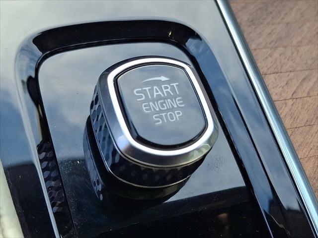 2022 Volvo XC90 Recharge T8 Inscription Expression Extended Range 6P