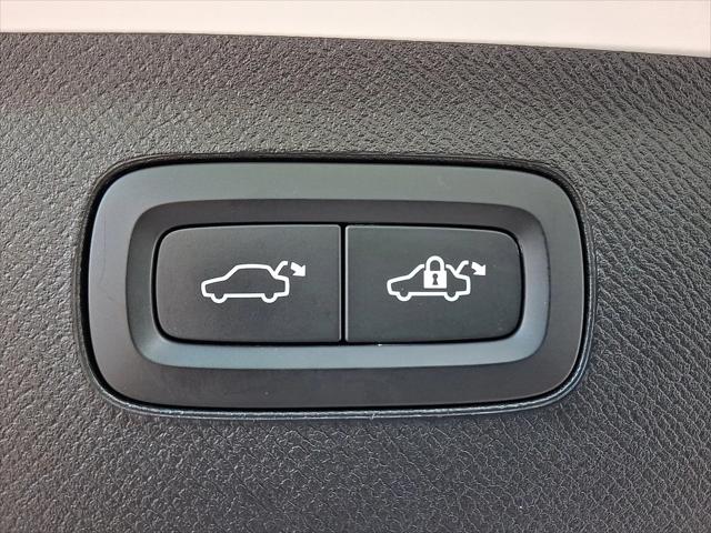 2022 Volvo XC90 Recharge T8 Inscription Expression Extended Range 6P