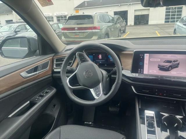 2026 Volkswagen Atlas SE with Technology