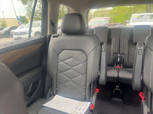 2026 Volkswagen Atlas SE with Technology