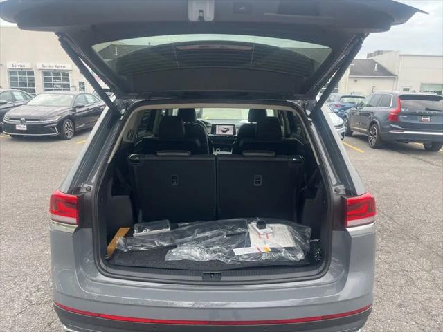 2026 Volkswagen Atlas SE with Technology