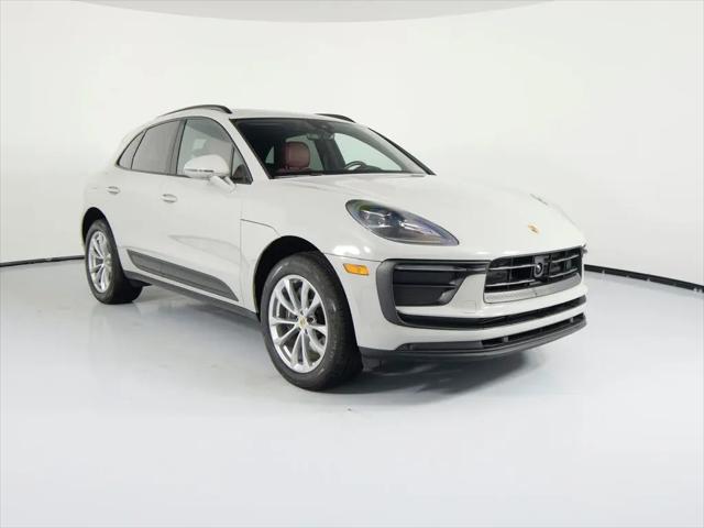 2025 Porsche Macan Macan