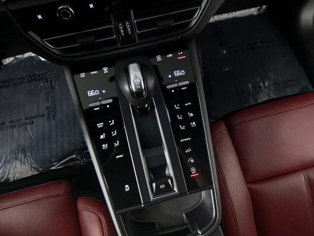 2025 Porsche Macan Macan