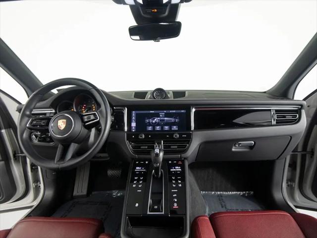 2025 Porsche Macan Macan