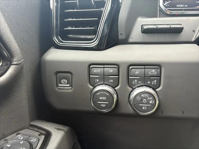 2025 GMC Sierra 3500HD 4WD Crew Cab Standard Bed AT4