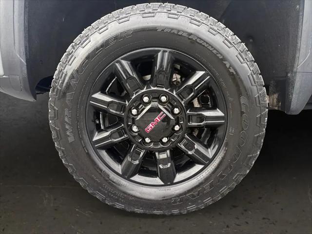 2025 GMC Sierra 3500HD 4WD Crew Cab Standard Bed AT4