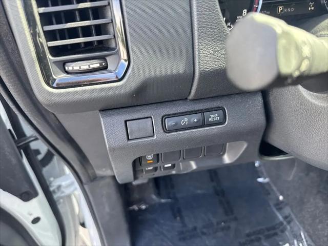 2023 Nissan Frontier Crew Cab SV 4x4