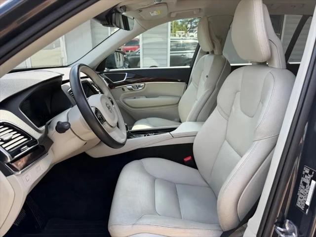 2016 Volvo XC90 T6 Momentum