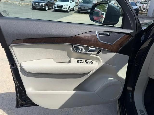 2016 Volvo XC90 T6 Momentum
