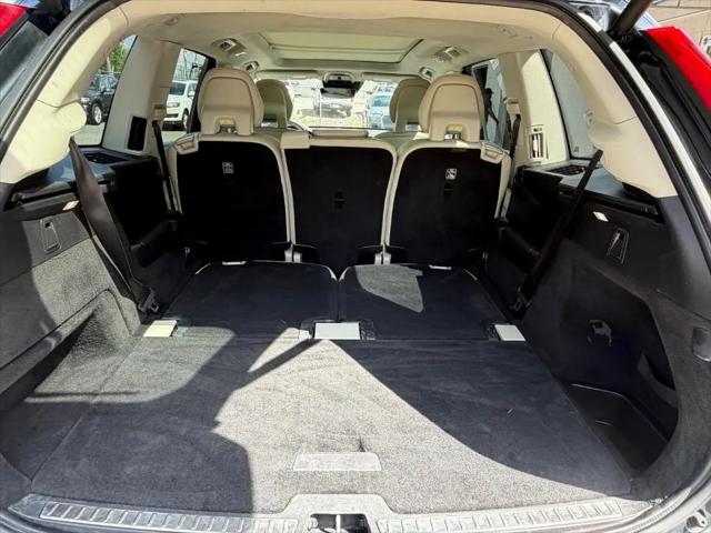 2016 Volvo XC90 T6 Momentum