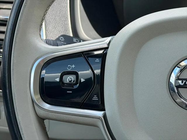 2016 Volvo XC90 T6 Momentum