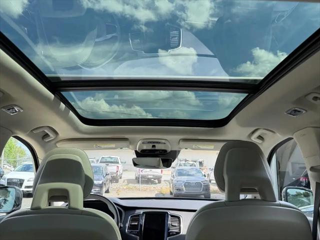 2016 Volvo XC90 T6 Momentum