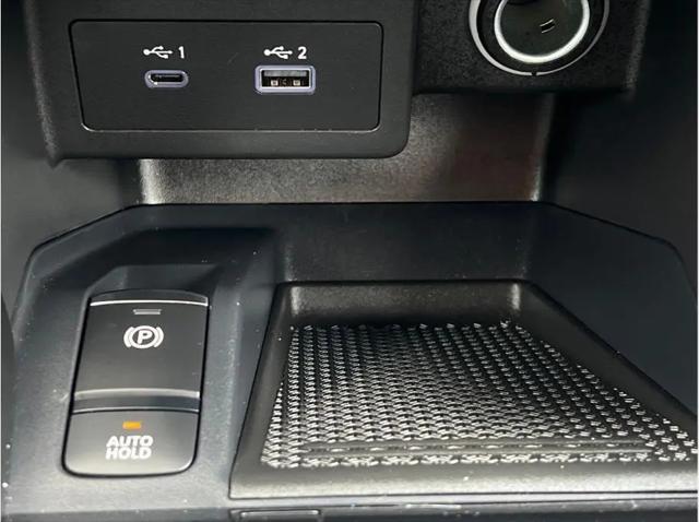 2023 Nissan Kicks SR Xtronic CVT