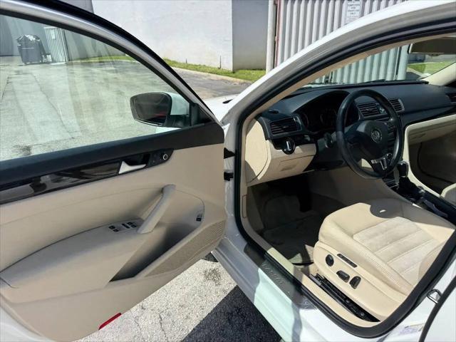 2014 Volkswagen Passat 1.8T SEL Premium