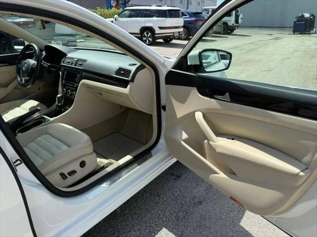 2014 Volkswagen Passat 1.8T SEL Premium