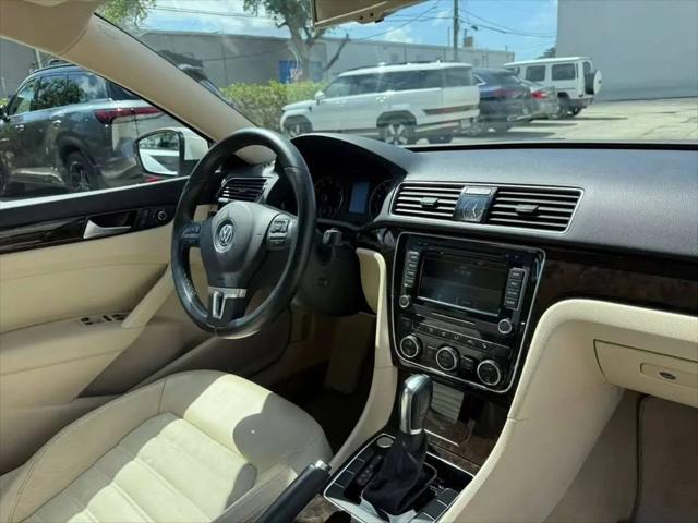 2014 Volkswagen Passat 1.8T SEL Premium