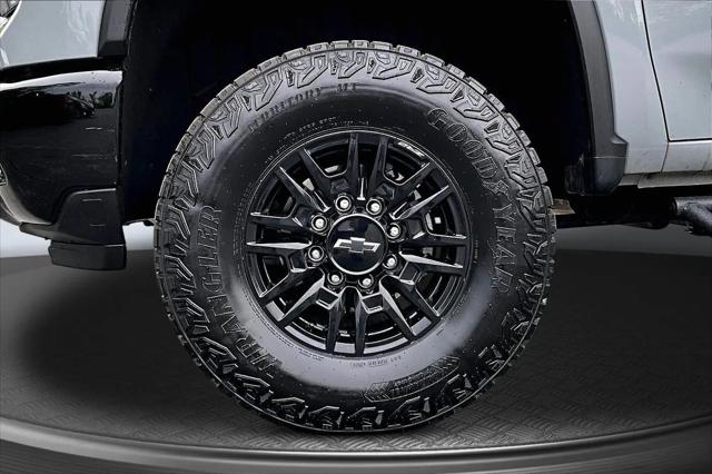 2025 Chevrolet Silverado 2500HD 4WD Crew Cab Standard Bed ZR2