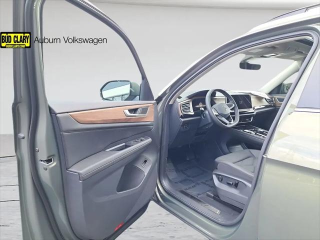 2026 Volkswagen Atlas SE with Technology