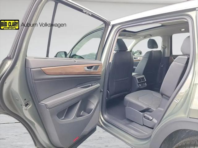 2026 Volkswagen Atlas SE with Technology