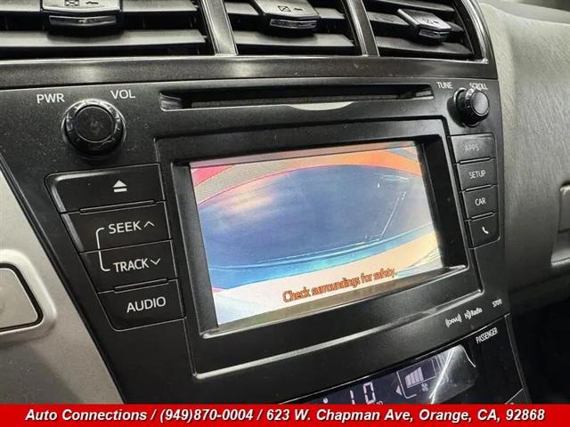 2014 Toyota Prius v Three