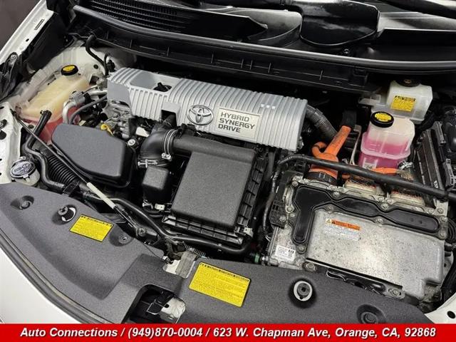 2014 Toyota Prius v Three