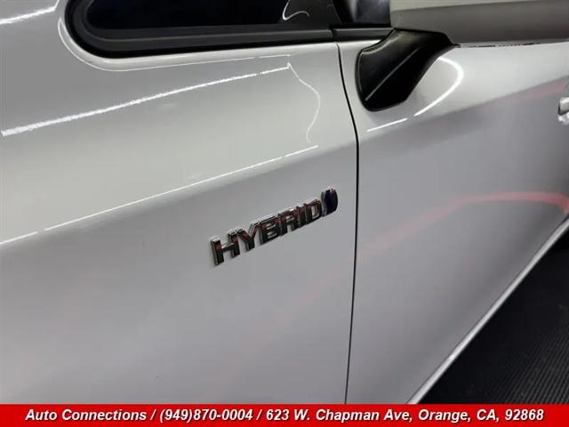 2014 Toyota Prius v Three