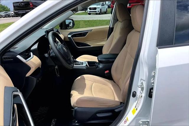 2019 Toyota RAV4 LE