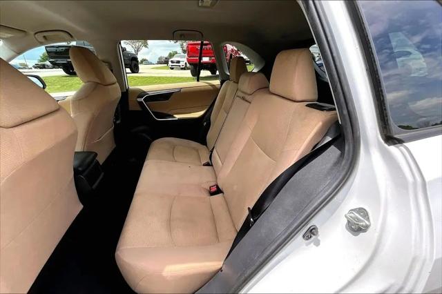 2019 Toyota RAV4 LE