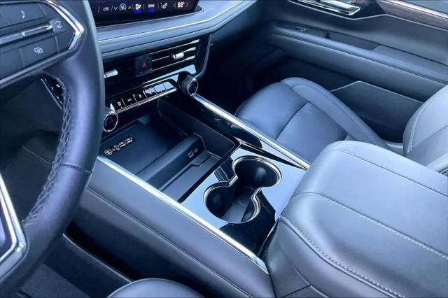 2025 Chevrolet Suburban 4WD Z71